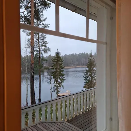 Karhurinne Villa *